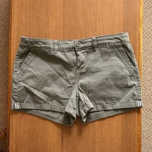 Maurices Khaki Women's Olive Green Cargo Shorts Size 9/10